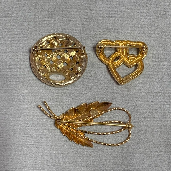 Vintage Designer Gold-Tone Brooch Set - Picture 3 of 8